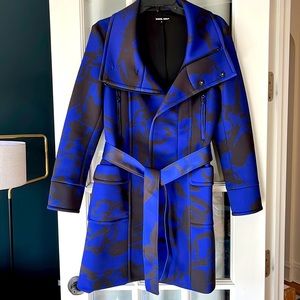 Samuel Dong coat. Sophisticated details and fit. Size sm. Fits sz. 4-6.